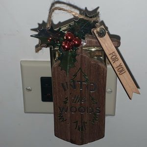 BATH AND BODY WORKS WALLFLOWER PLUG IT HOLIDAY CHRISTMAS SLED INTO THE WOODS